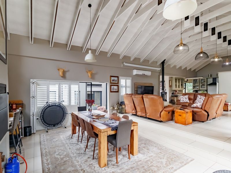 Where Effortless Living Meets Family Comfort - Photo 4