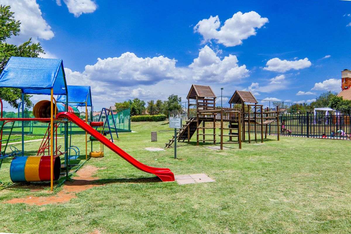 2 Bedroom Apartment in Kosmosdal - Photo 5