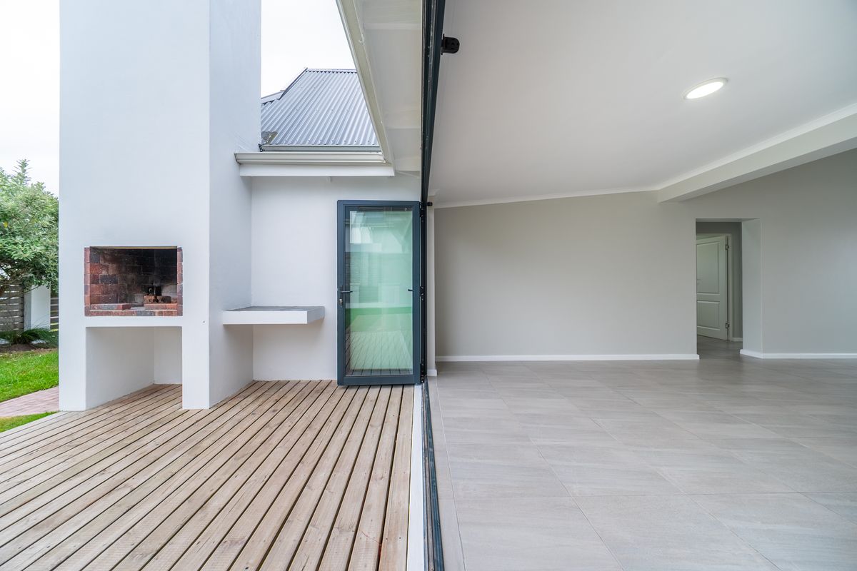 Greatest Value-for-Money Home in St Francis Links | North-Facing, Single-Level Relaxed Living - Photo 5