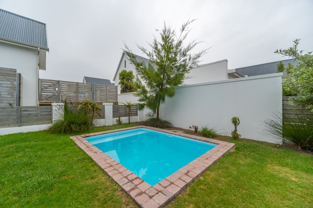 Greatest Value-for-Money Home in St Francis Links | North-Facing, Single-Level Relaxed Living - Photo 3