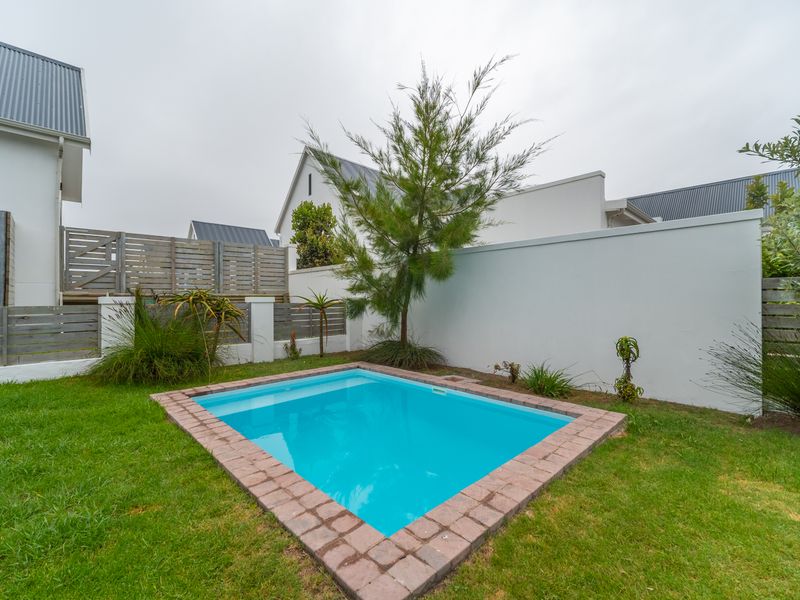 Greatest Value-for-Money Home in St Francis Links | North-Facing, Single-Level Relaxed Living - Photo 3