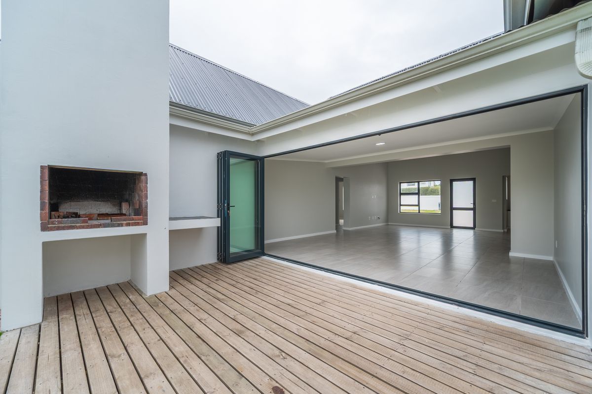 Greatest Value-for-Money Home in St Francis Links | North-Facing, Single-Level Relaxed Living - Photo 4