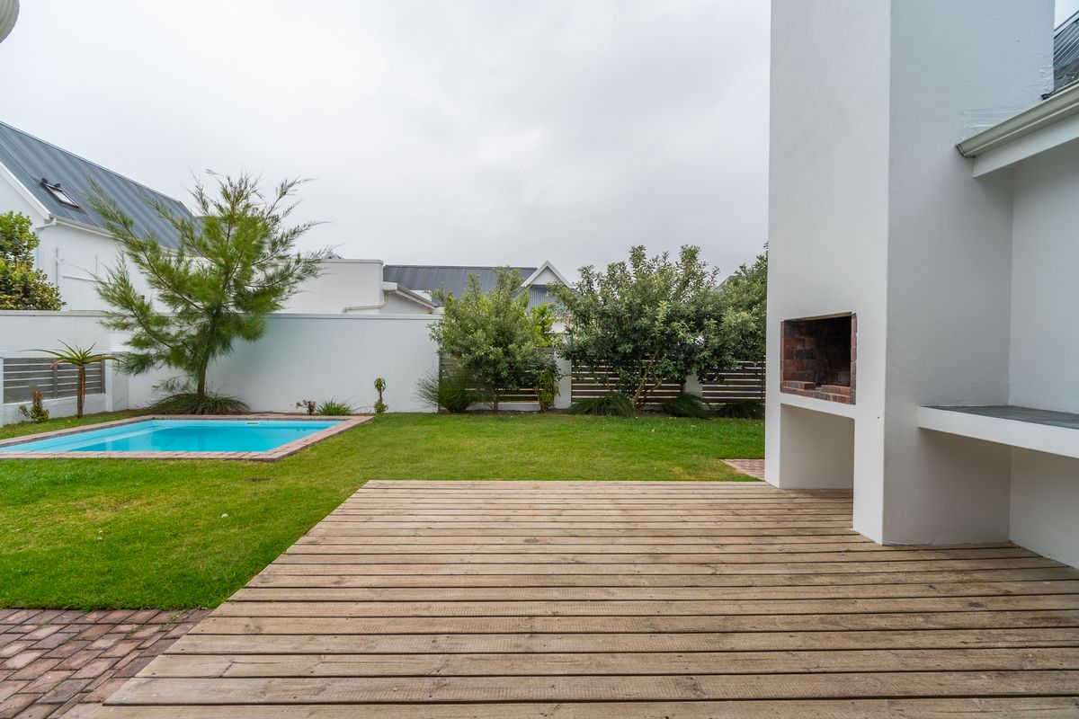 Greatest Value-for-Money Home in St Francis Links | North-Facing, Single-Level Relaxed Living - Photo 2