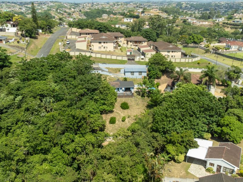 Spacious Family Home in Peaceful Doonheights - Photo 3