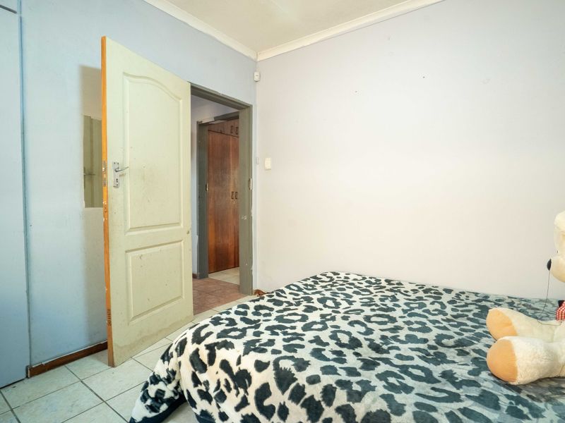 Spacious Family Home in Peaceful Doonheights - Photo 10