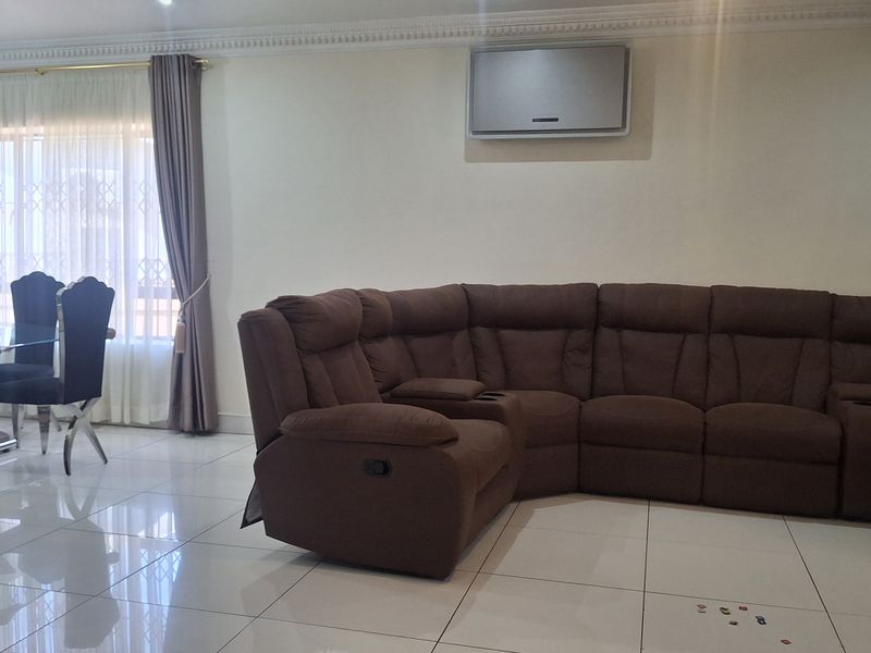 Stunning Face Brick Family Home on a Corner Stand in a desirable area! - Photo 7