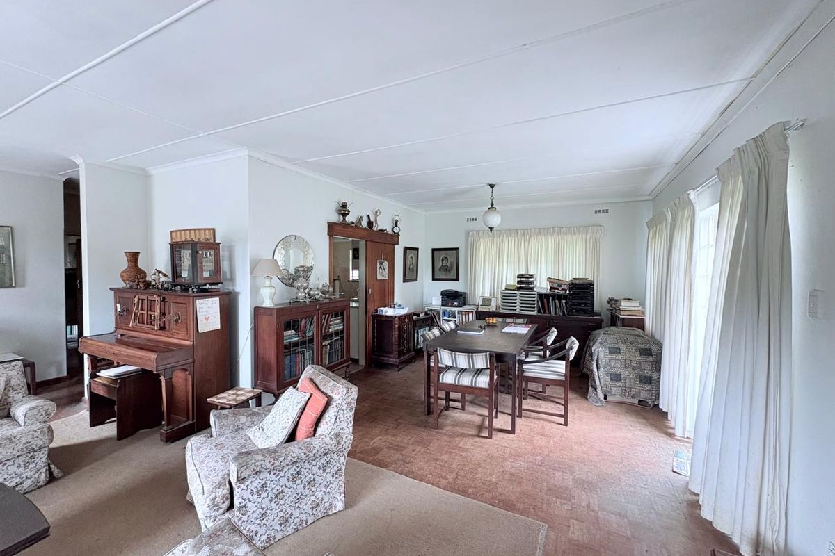 Modest home in the heart of Hilton with a generous sized cottage - Photo 3