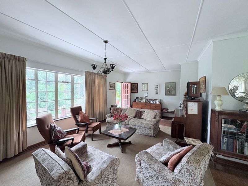 Modest home in the heart of Hilton with a generous sized cottage - Photo 5