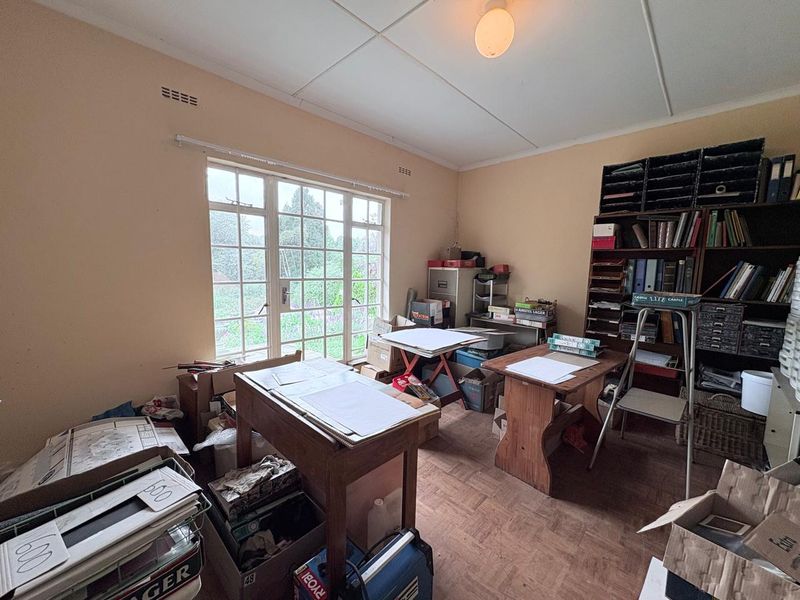 Modest home in the heart of Hilton with a generous sized cottage - Photo 8