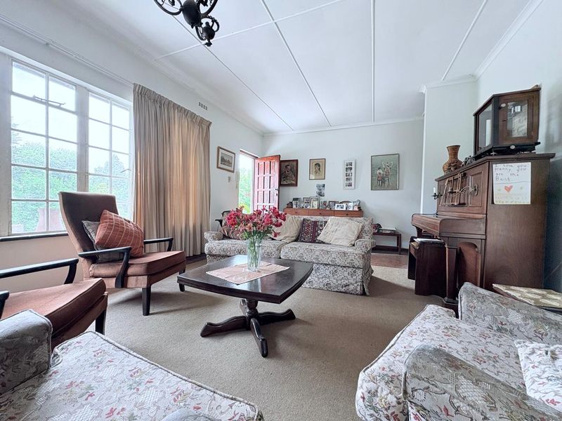 Modest home in the heart of Hilton with a generous sized cottage - Photo 6