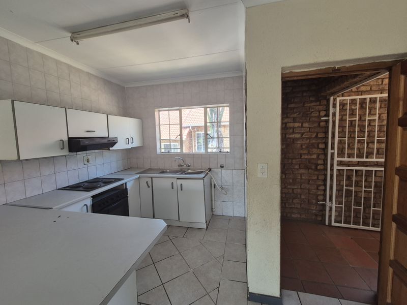 Spacious Townhouse Brimming with Potential - Photo 3