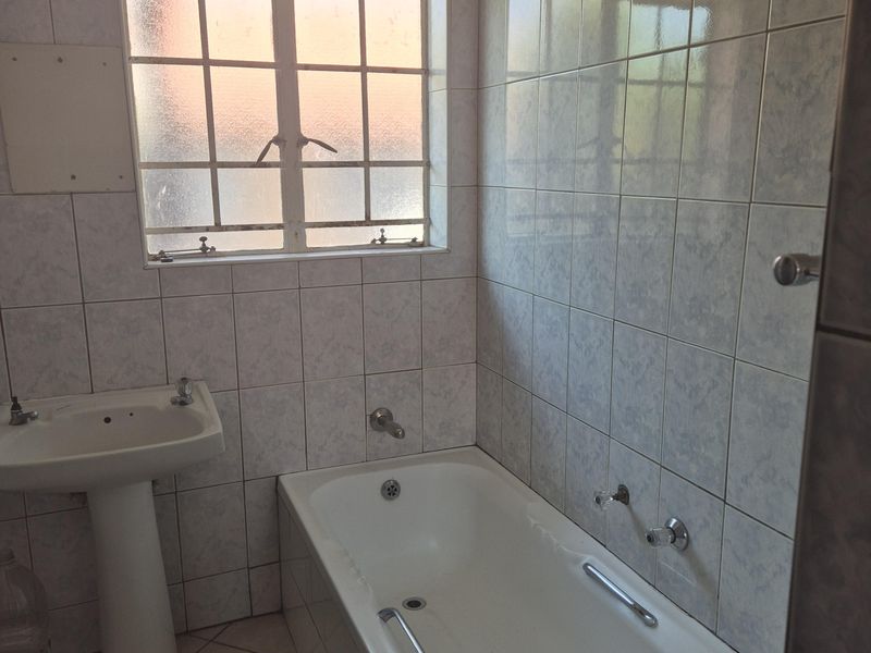 Spacious Townhouse Brimming with Potential - Photo 7