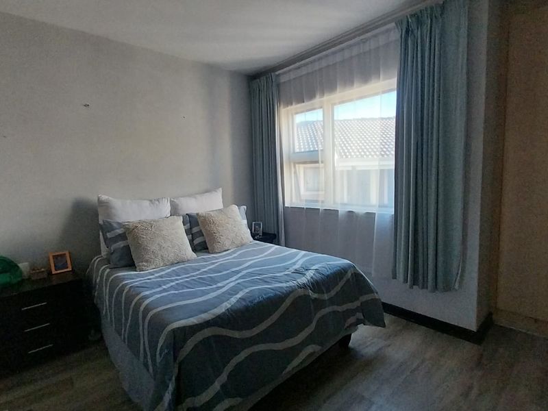 4 Bedroom House In Greenfields - Photo 8