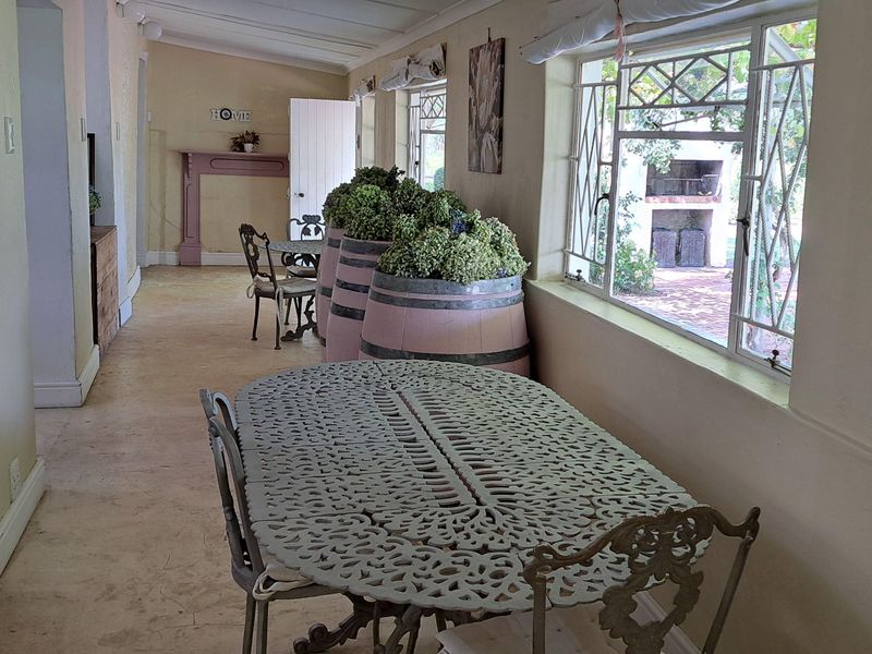 RURAL LIFESTYLE WITH ABUNDANT WATER - Photo 4