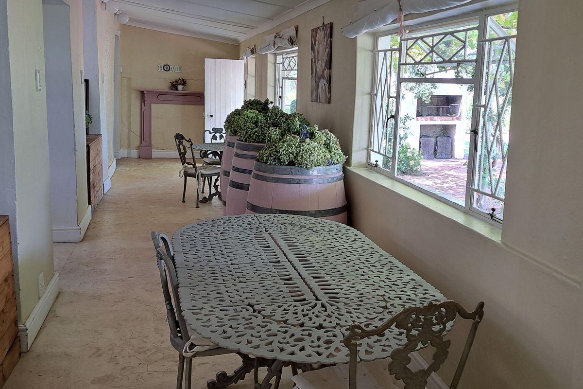 RURAL LIFESTYLE WITH ABUNDANT WATER - Photo 4