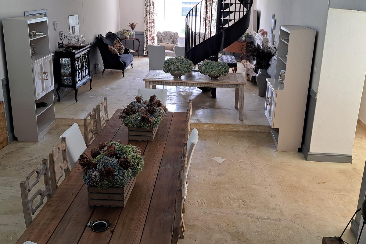 RURAL LIFESTYLE WITH ABUNDANT WATER - Photo 5