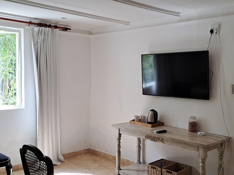 RURAL LIFESTYLE WITH ABUNDANT WATER - Photo 8