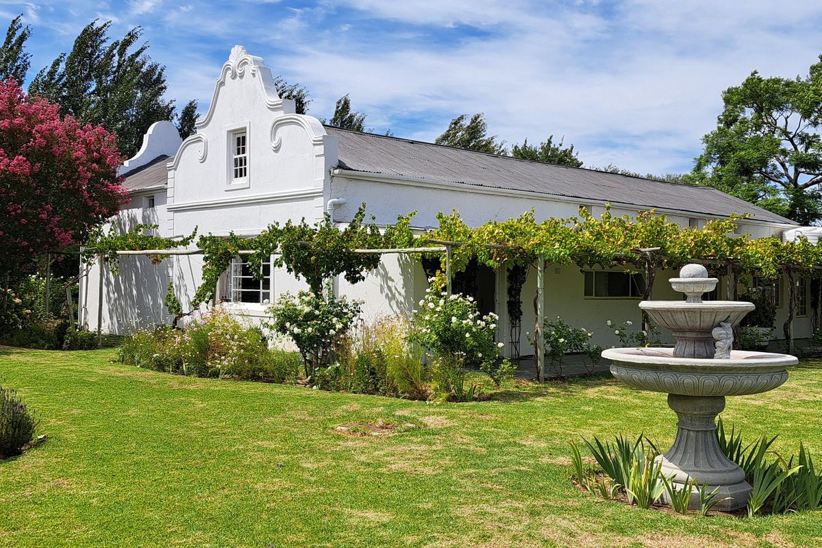 RURAL LIFESTYLE WITH ABUNDANT WATER - Photo 2