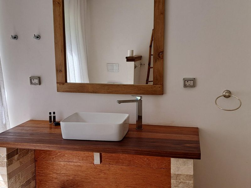 RURAL LIFESTYLE WITH ABUNDANT WATER - Photo 10