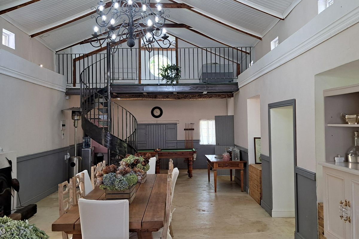 RURAL LIFESTYLE WITH ABUNDANT WATER - Photo 3