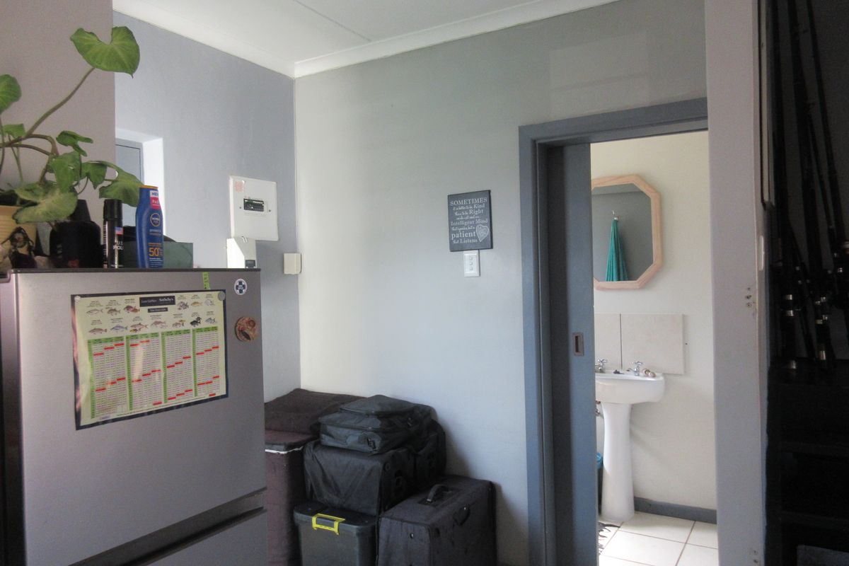 Two Bedroom Lock-Up-and-Go Unit on the West Bank of Port Alfred - Photo 5
