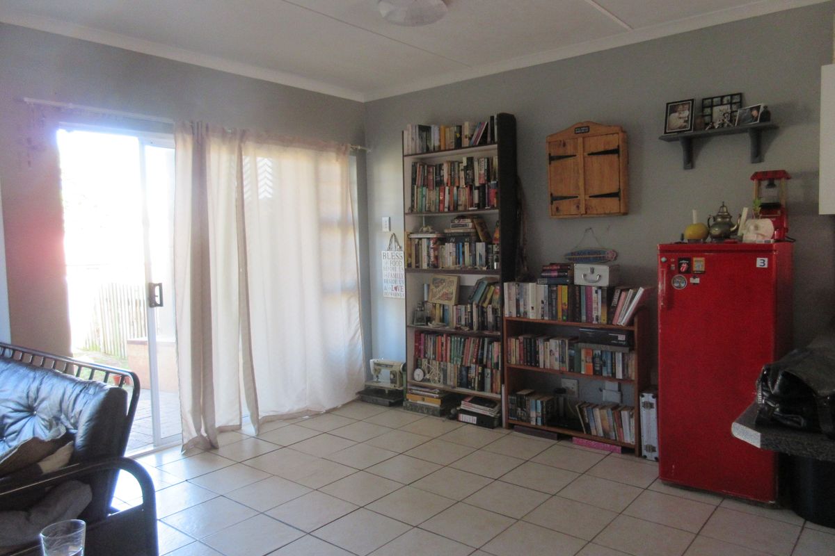 Two Bedroom Lock-Up-and-Go Unit on the West Bank of Port Alfred - Photo 3