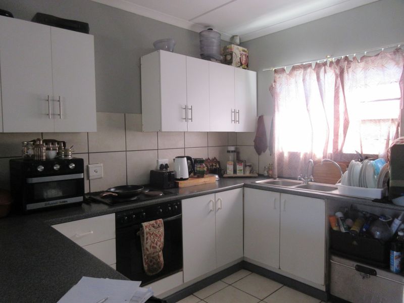 Two Bedroom Lock-Up-and-Go Unit on the West Bank of Port Alfred - Photo 4