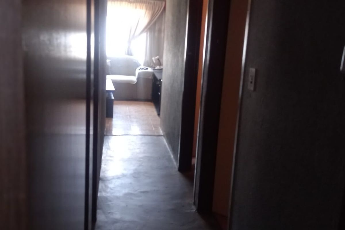 Elegant and Spacious Three-Bedroom Home in a Prime Location!!! - Photo 4