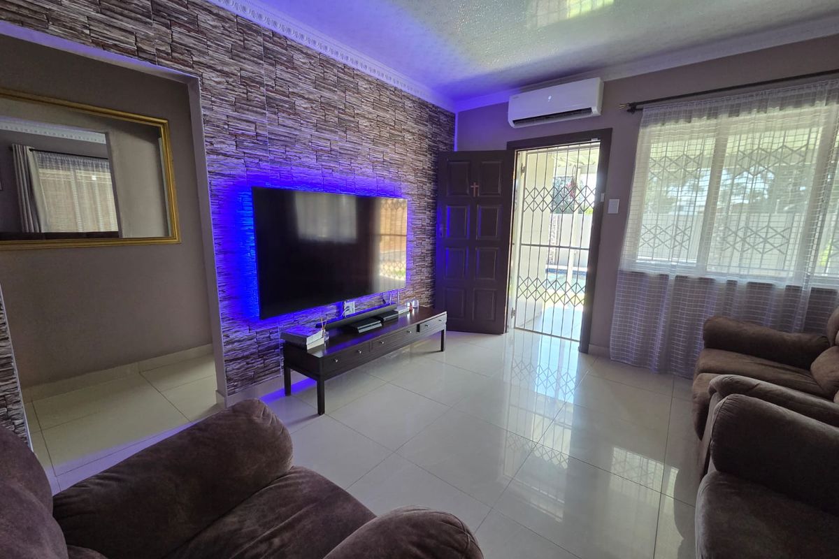 Refined Living In The Heart Of Merebank: A Touch Of Class - Photo 5