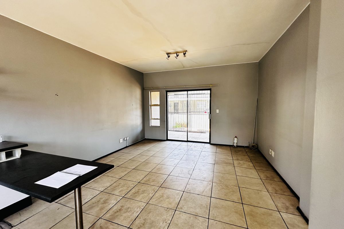 One-Bedroom Ground Floor Unit with Patio & Built-In Braai - Photo 3