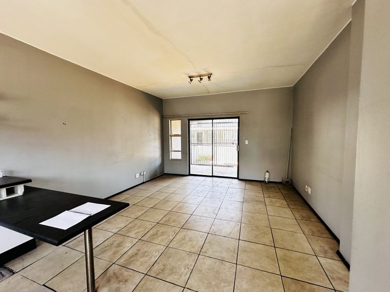 One-Bedroom Ground Floor Unit with Patio & Built-In Braai - Photo 3