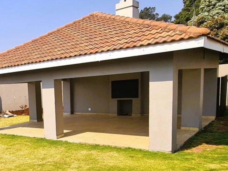 One-Bedroom Ground Floor Unit with Patio & Built-In Braai - Photo 1
