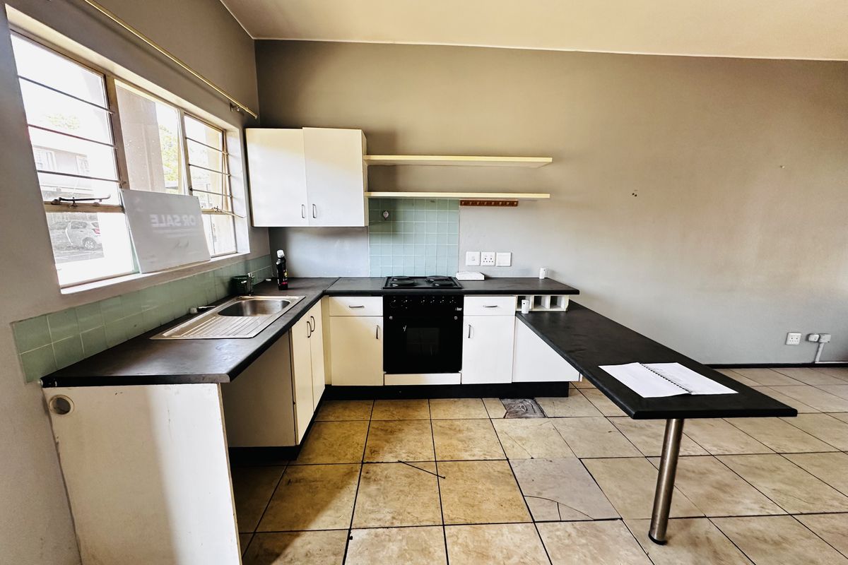 One-Bedroom Ground Floor Unit with Patio & Built-In Braai - Photo 2