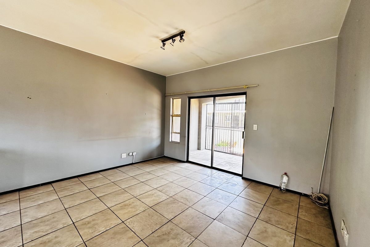 One-Bedroom Ground Floor Unit with Patio & Built-In Braai - Photo 4