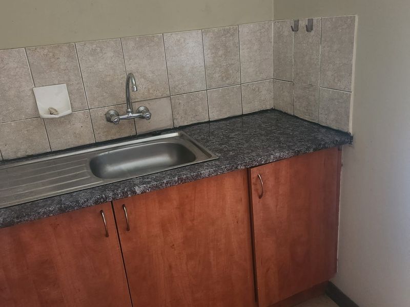 Apartment Rental Monthly In Potchefstroom - Photo 3