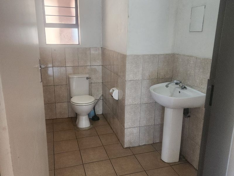 Apartment Rental Monthly In Potchefstroom - Photo 8