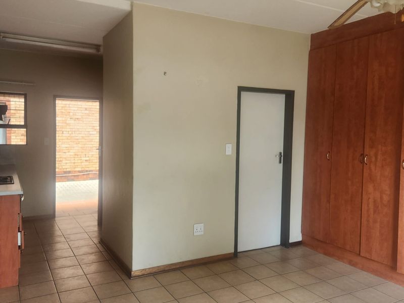 Apartment Rental Monthly In Potchefstroom - Photo 6