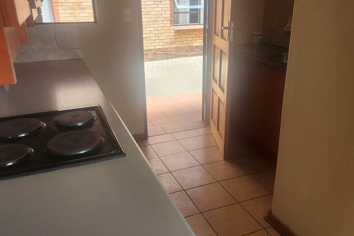 Apartment Rental Monthly In Potchefstroom - Photo 2
