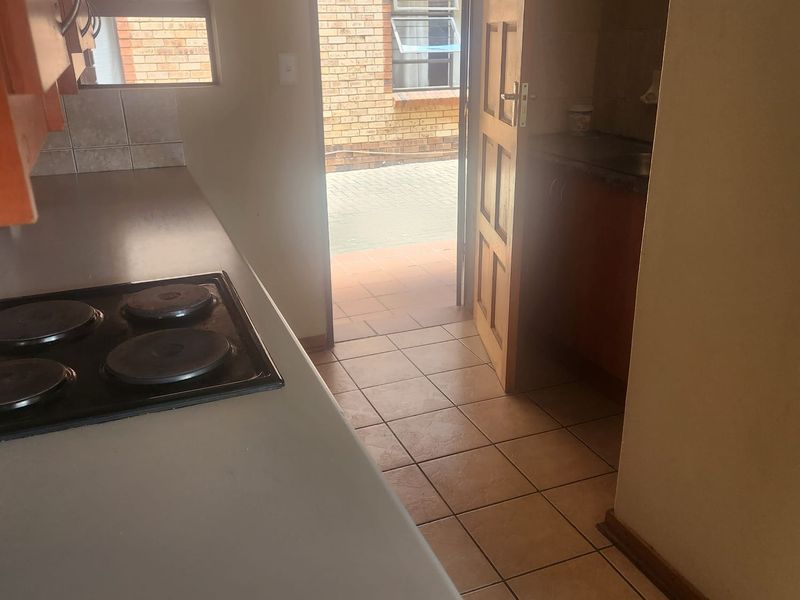 Apartment Rental Monthly In Potchefstroom - Photo 2