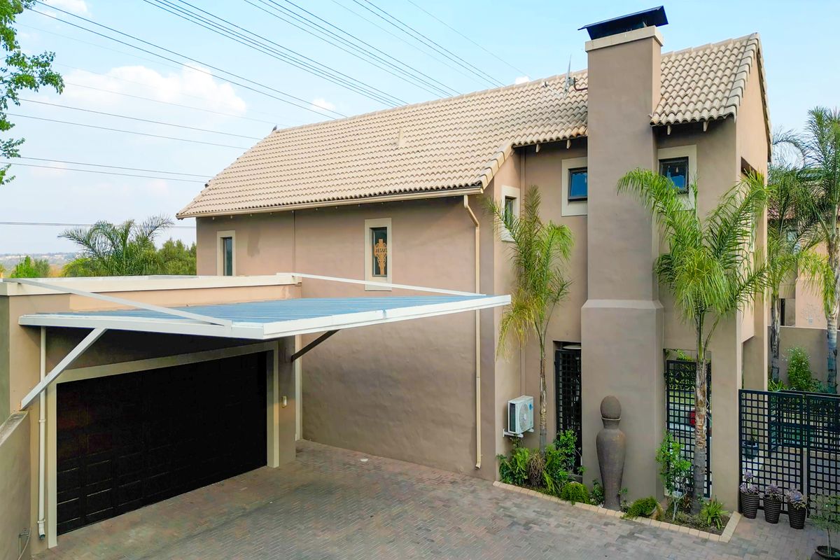 Spacious 4-Bedroom Home in Secure Estate - Photo 2