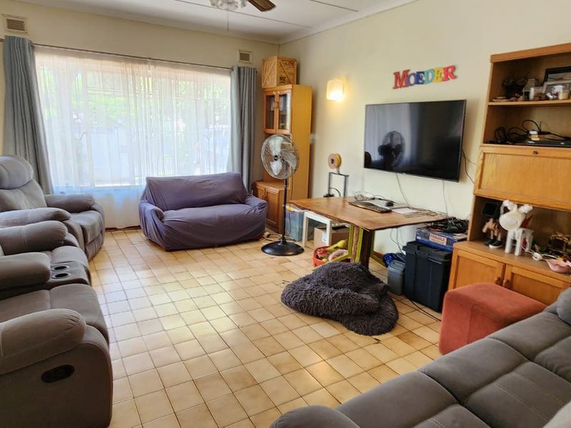 Prime Family Home in Sought-After Area – R1.5 Million - Photo 6