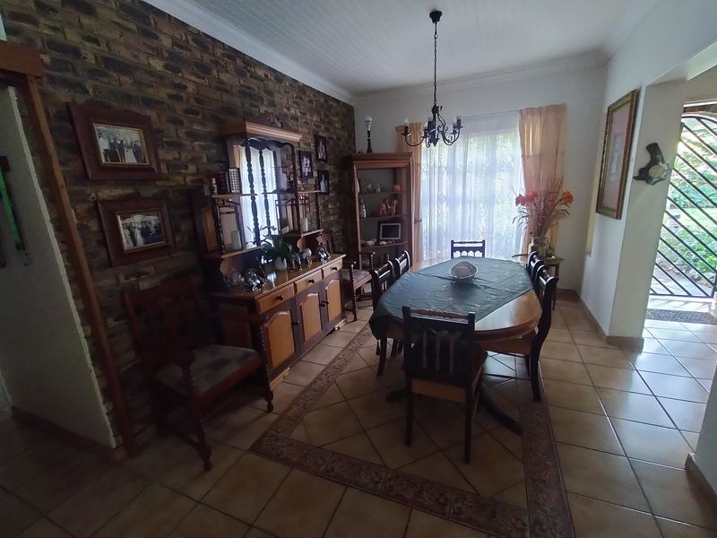 Neat and Spacious Living in a Tranquil Pretoria North Setting - Photo 4