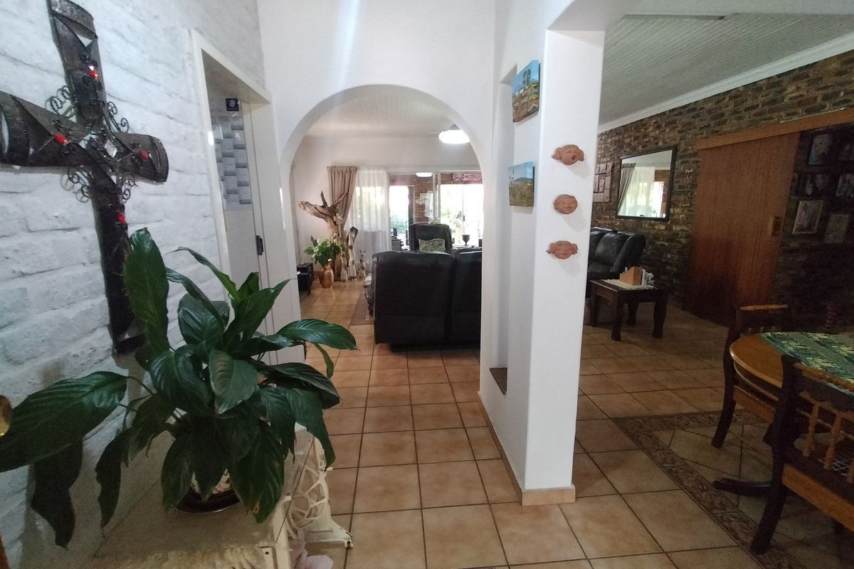 Neat and Spacious Living in a Tranquil Pretoria North Setting - Photo 3