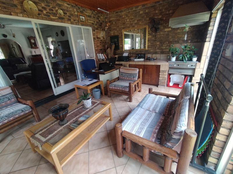 Neat and Spacious Living in a Tranquil Pretoria North Setting - Photo 5