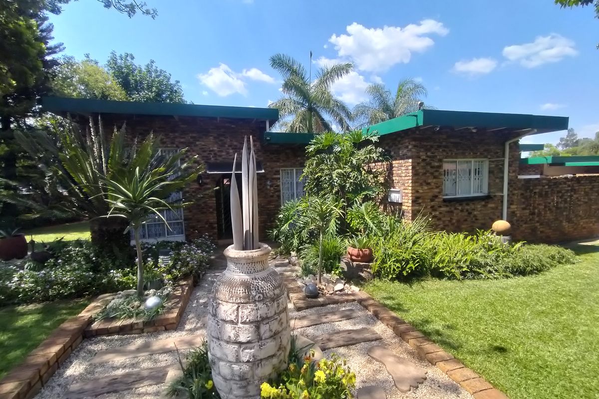 Neat and Spacious Living in a Tranquil Pretoria North Setting - Photo 2