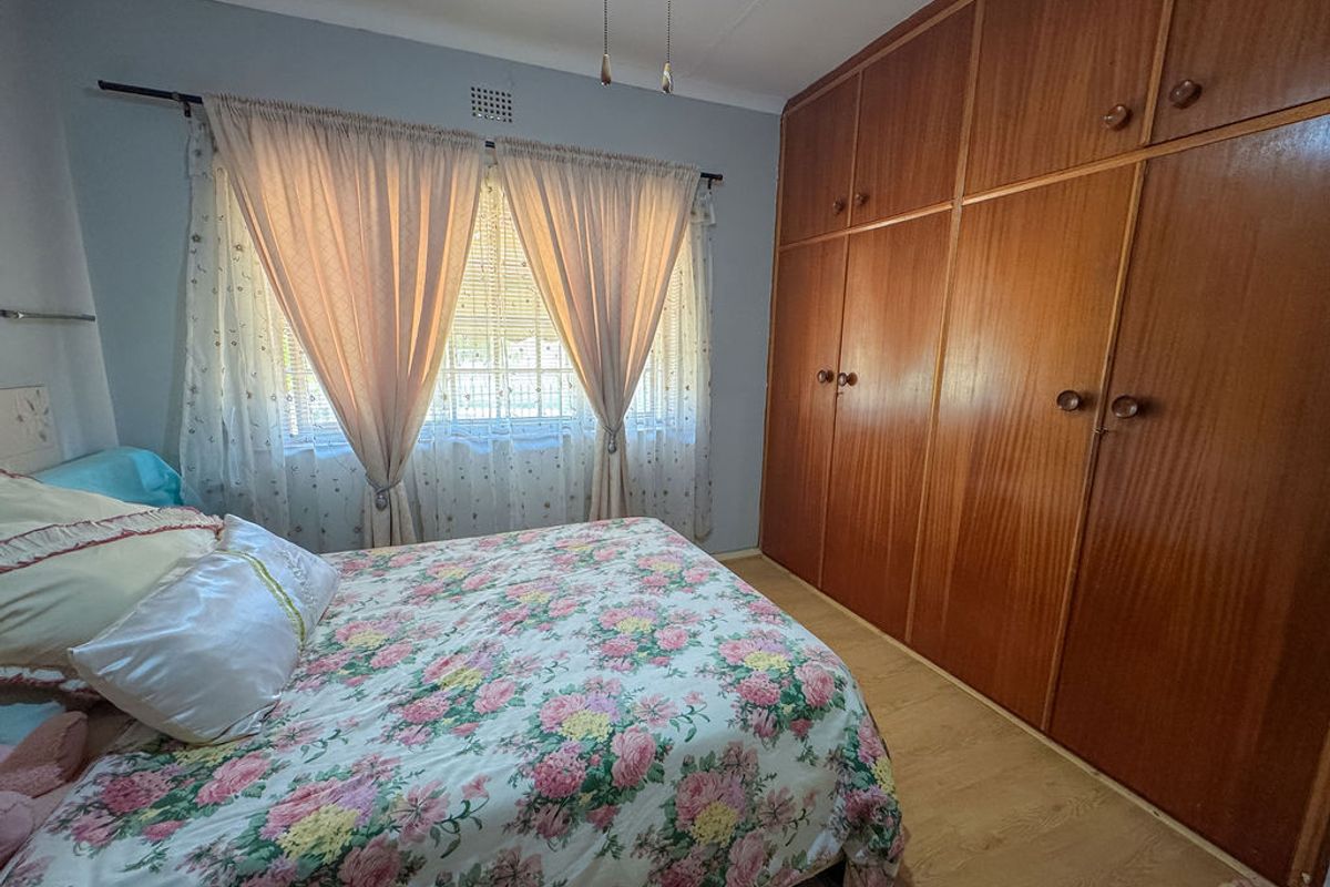 3 Bedroom Family Home for Sale in Tulbagh with Separate Cottage - Photo 5