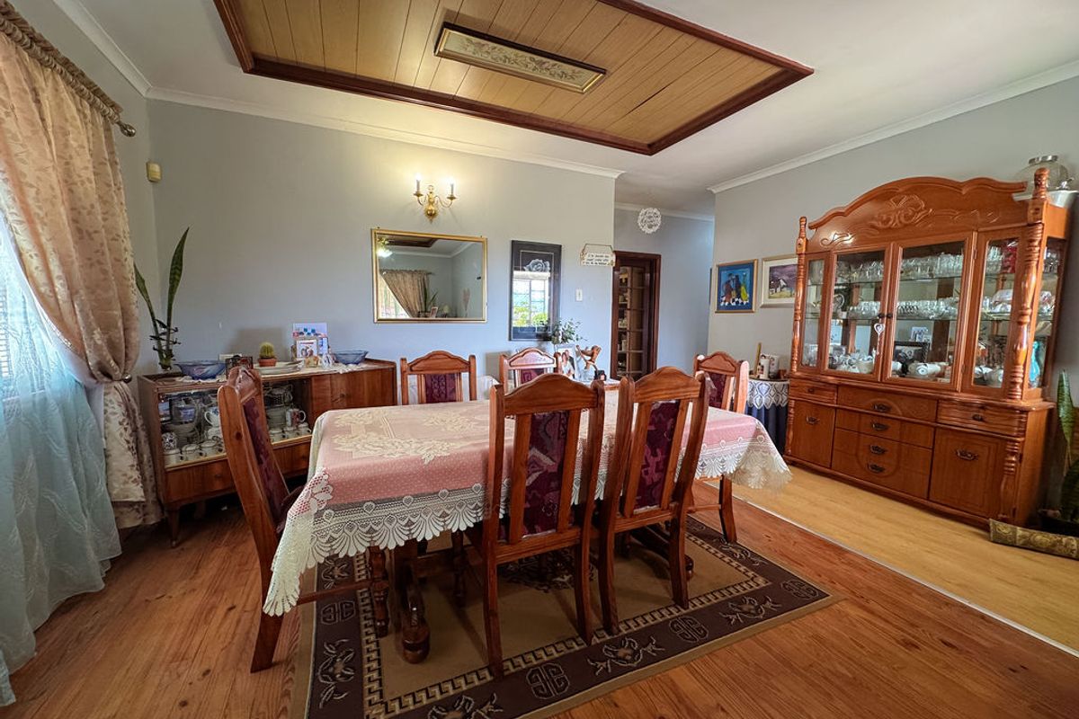 3 Bedroom Family Home for Sale in Tulbagh with Separate Cottage - Photo 3