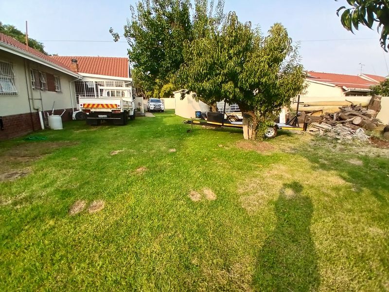 Luxury Family Haven: 4 beds, Heated Pool, Spacious  Living - Photo 4