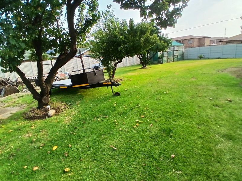 Luxury Family Haven: 4 beds, Heated Pool, Spacious  Living - Photo 7