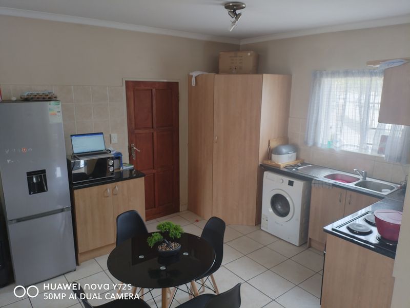 Beautifull Apartment with Sliding Door and Patio - Photo 2